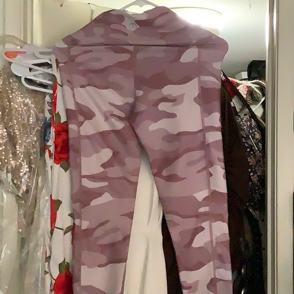 EMBRACE YOUR LIFE Camouflage Sports leggings pink/cream Sm. - Picture 2 of 4